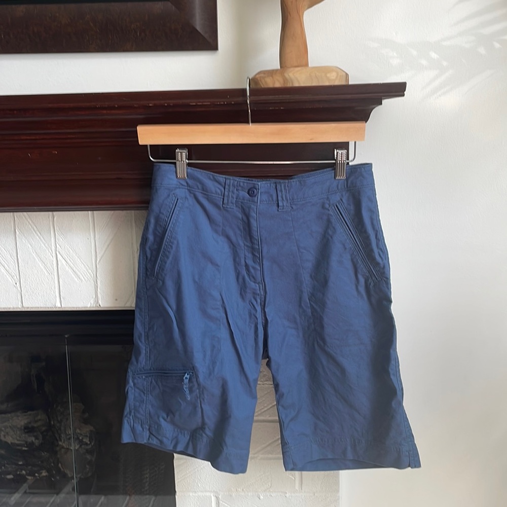Woolrich Hiking Cargo Shorts in Blueberry 8 D4